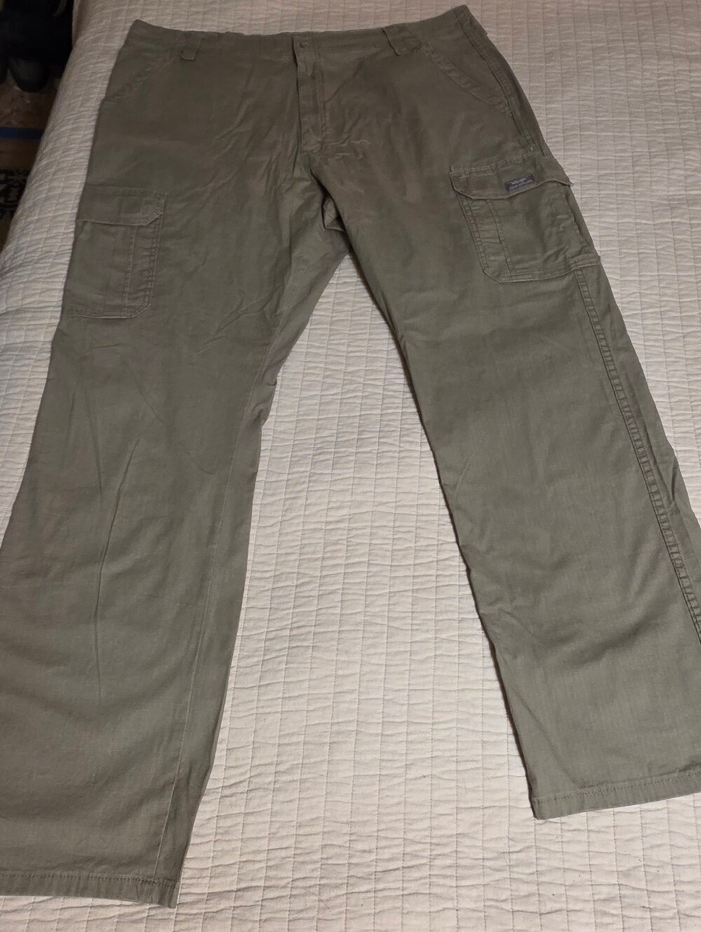 Wrangler Men's Relaxed Fit Cargo Pants With Stretch